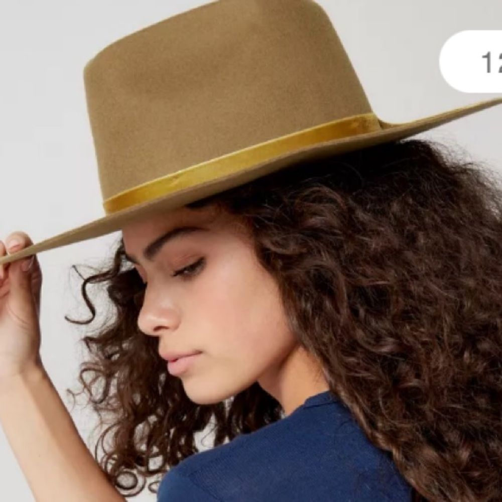 NEW ! RArE Wyeth velvet moss rancher
